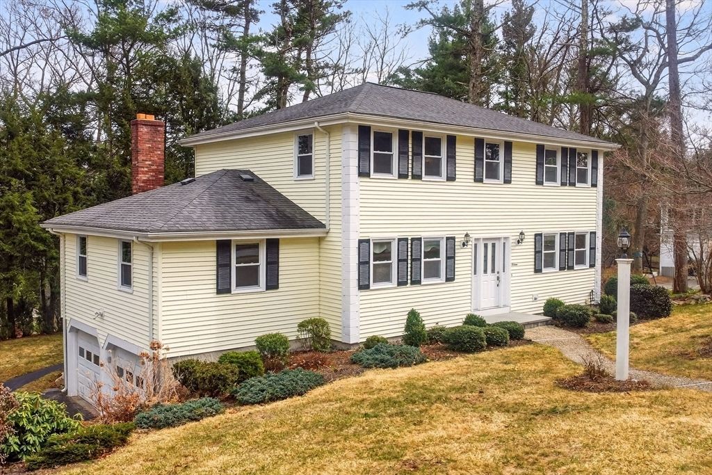 16 Eastmount Road, Medfield, MA 02052