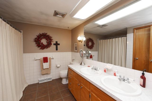 11810 Woodview Lane, Fredericktown, OH 43019