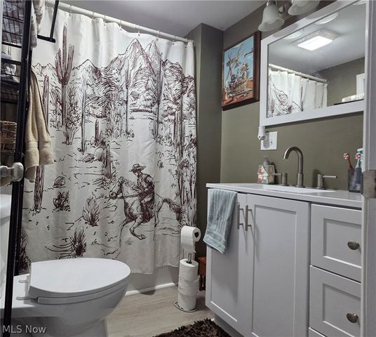 119 S Wallace Street, Uhrichsville, OH 44683