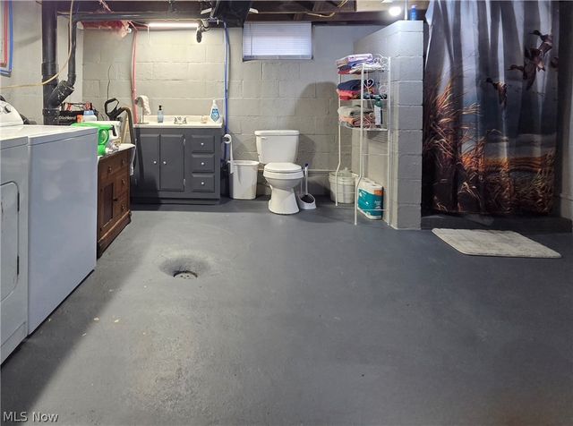 119 S Wallace Street, Uhrichsville, OH 44683