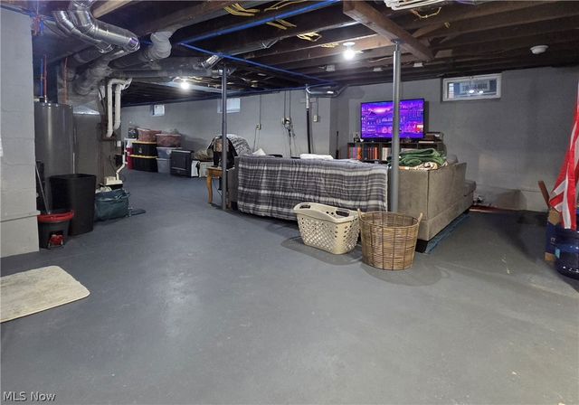 119 S Wallace Street, Uhrichsville, OH 44683