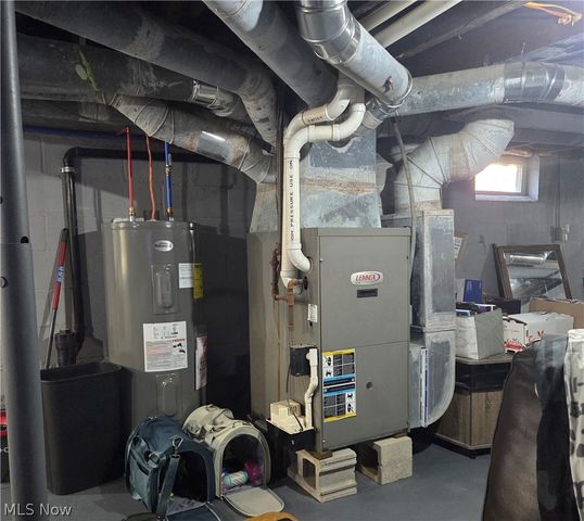 119 S Wallace Street, Uhrichsville, OH 44683