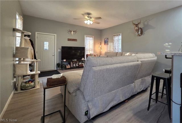 119 S Wallace Street, Uhrichsville, OH 44683