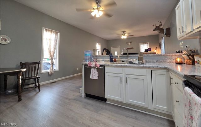 119 S Wallace Street, Uhrichsville, OH 44683