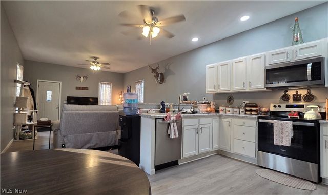 119 S Wallace Street, Uhrichsville, OH 44683