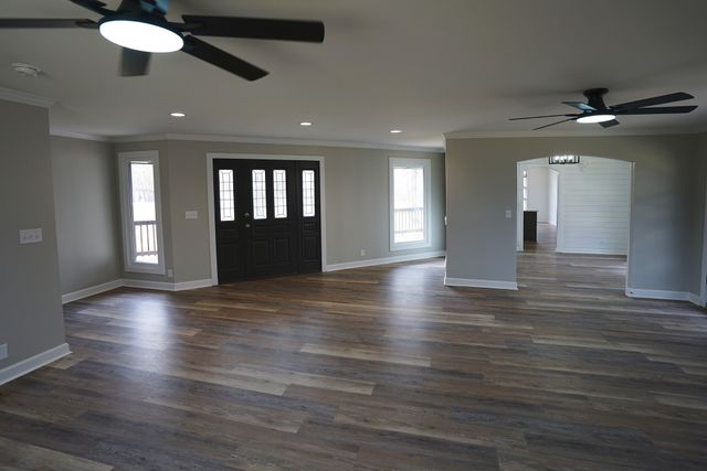 1021 Liberty Rd, Charlotte, TN 37036