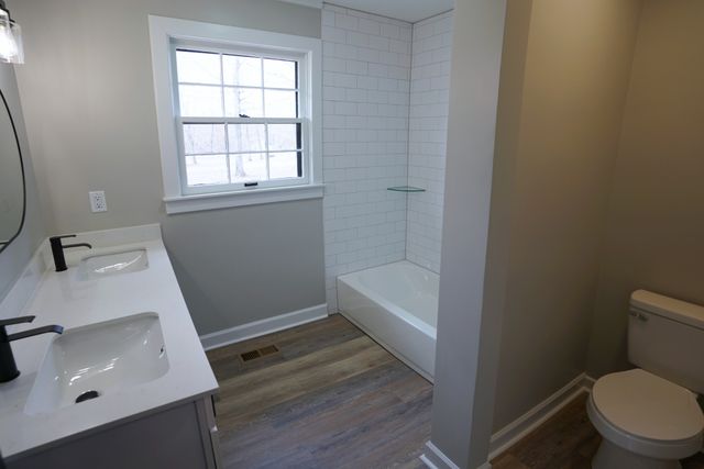 1021 Liberty Rd, Charlotte, TN 37036