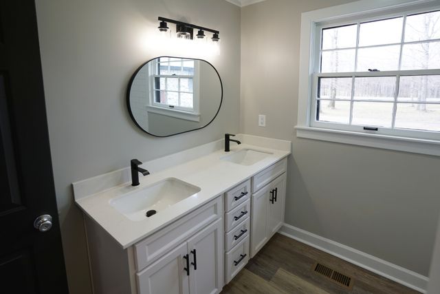 1021 Liberty Rd, Charlotte, TN 37036