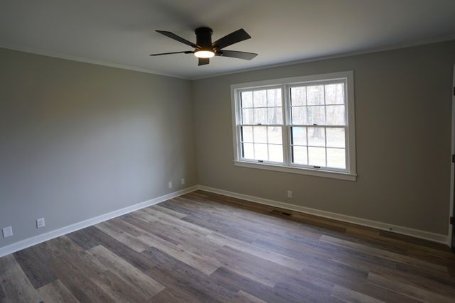 1021 Liberty Rd, Charlotte, TN 37036