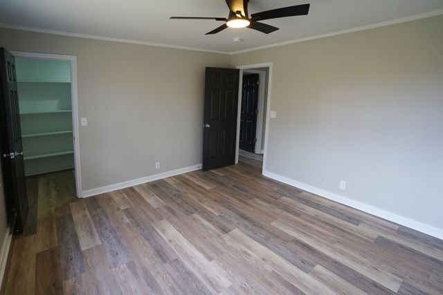 1021 Liberty Rd, Charlotte, TN 37036