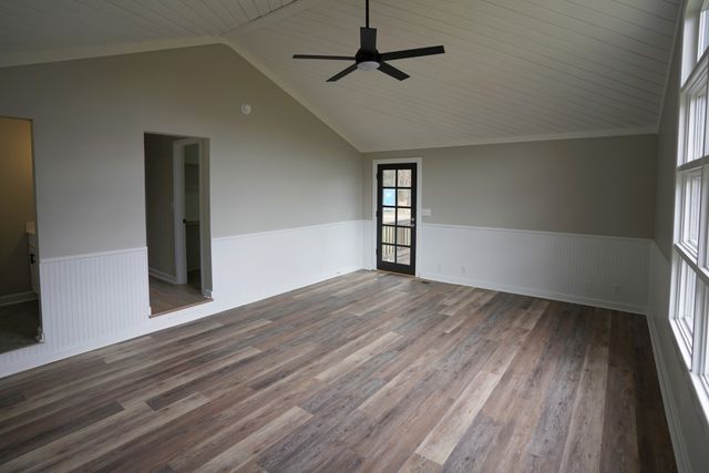 1021 Liberty Rd, Charlotte, TN 37036