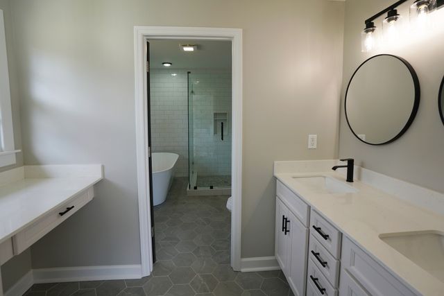 1021 Liberty Rd, Charlotte, TN 37036