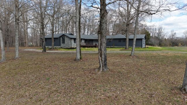 1021 Liberty Rd, Charlotte, TN 37036