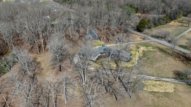 1021 Liberty Rd, Charlotte, TN 37036