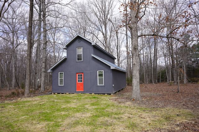 1021 Liberty Rd, Charlotte, TN 37036