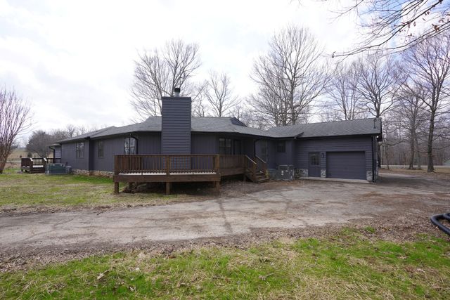 1021 Liberty Rd, Charlotte, TN 37036