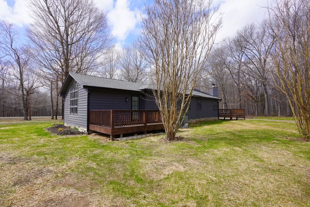 1021 Liberty Rd, Charlotte, TN 37036