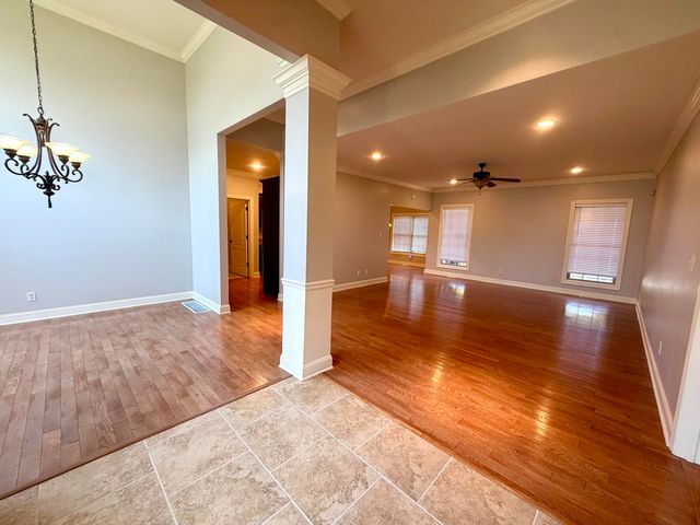 1012 Vineyard Way, Berea, KY 40403