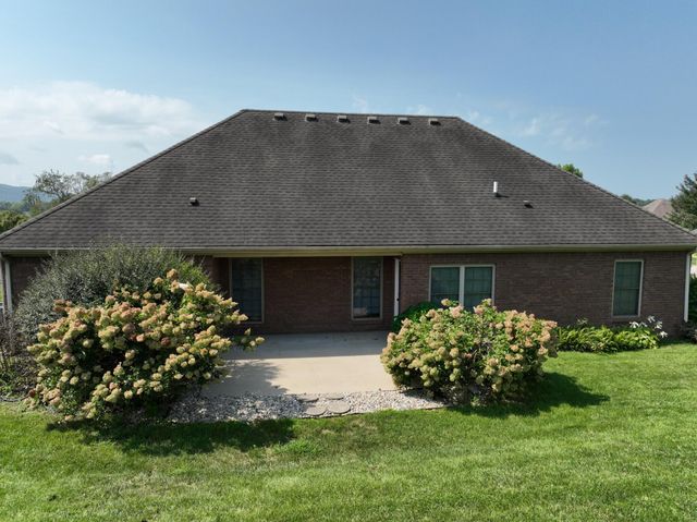 1012 Vineyard Way, Berea, KY 40403