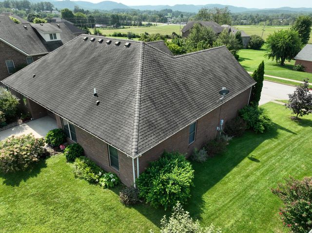 1012 Vineyard Way, Berea, KY 40403