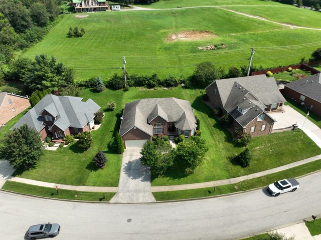 1012 Vineyard Way, Berea, KY 40403