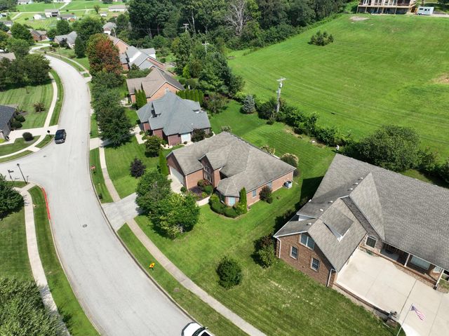 1012 Vineyard Way, Berea, KY 40403