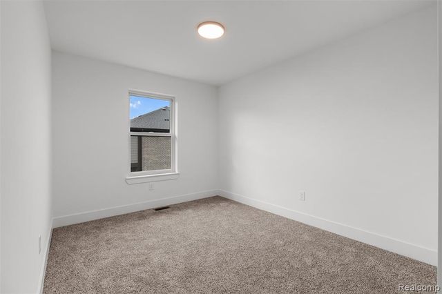 2845 Summers Place, Troy, MI 48084