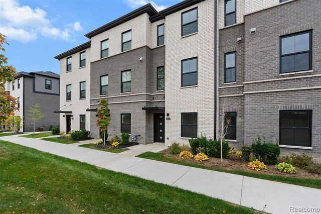 2845 Summers Place, Troy, MI 48084