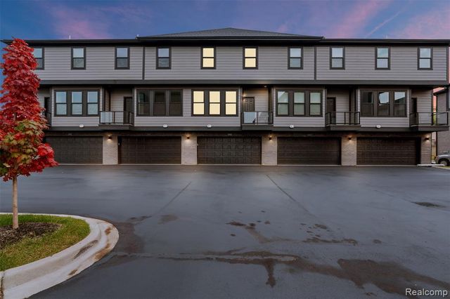 2845 Summers Place, Troy, MI 48084