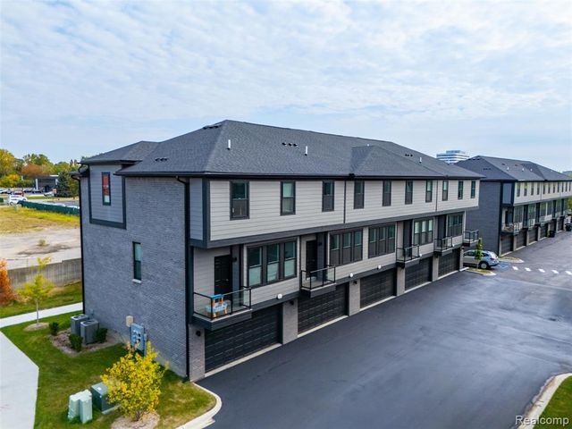 2845 Summers Place, Troy, MI 48084