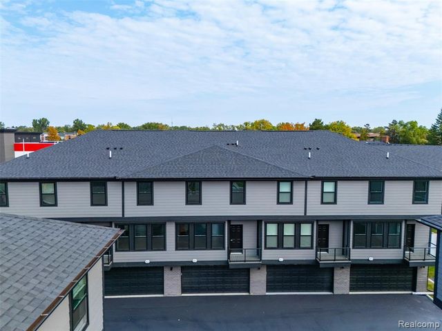 2845 Summers Place, Troy, MI 48084