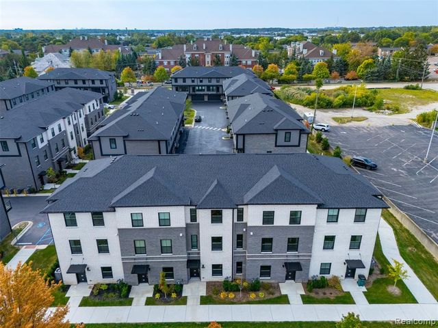 2845 Summers Place, Troy, MI 48084