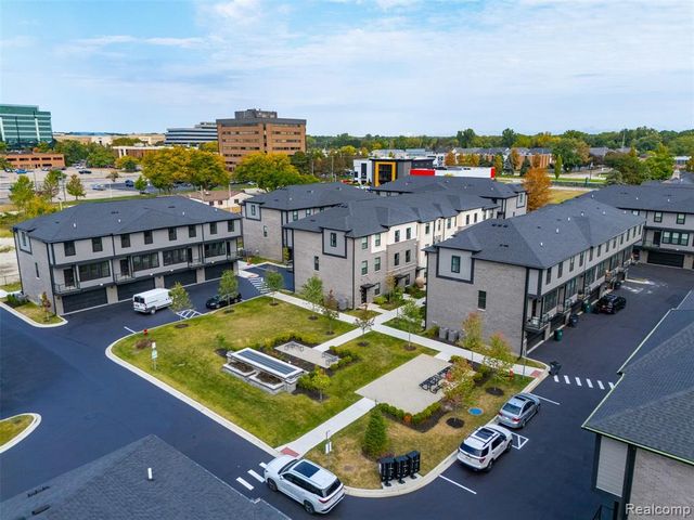 2845 Summers Place, Troy, MI 48084