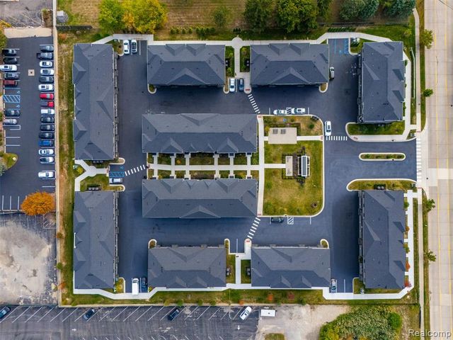 2845 Summers Place, Troy, MI 48084