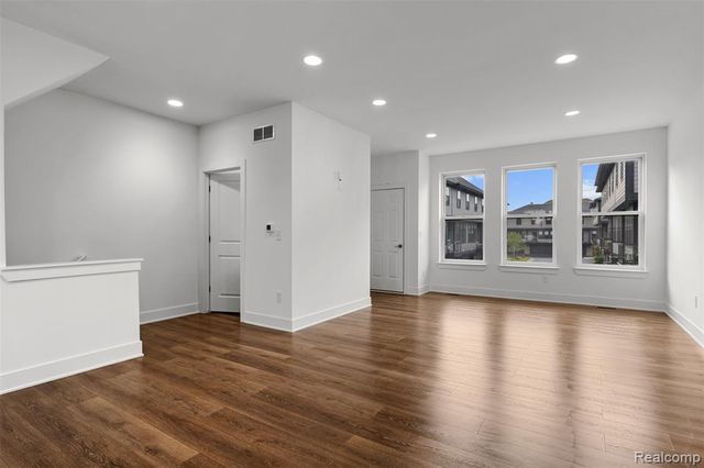 2845 Summers Place, Troy, MI 48084