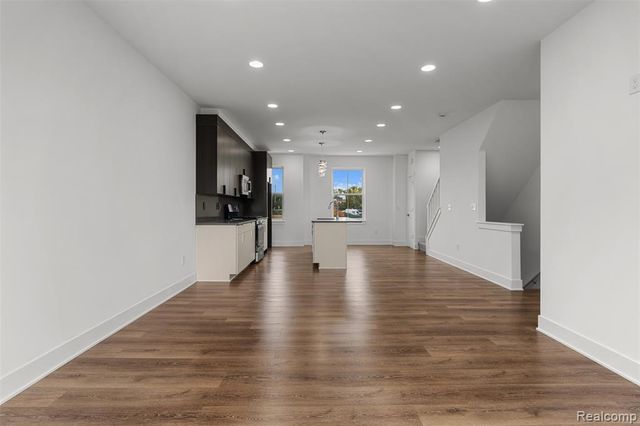 2845 Summers Place, Troy, MI 48084