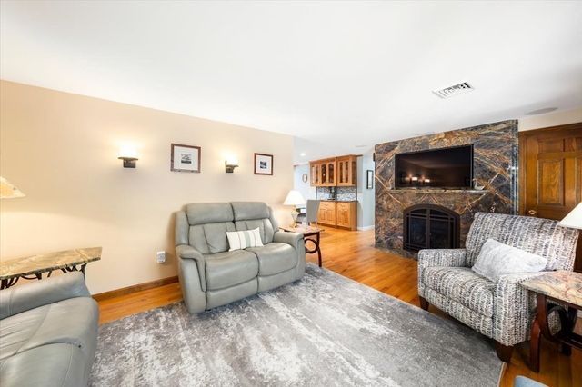 131 Pine Grove Ave, Bellingham, MA 02019