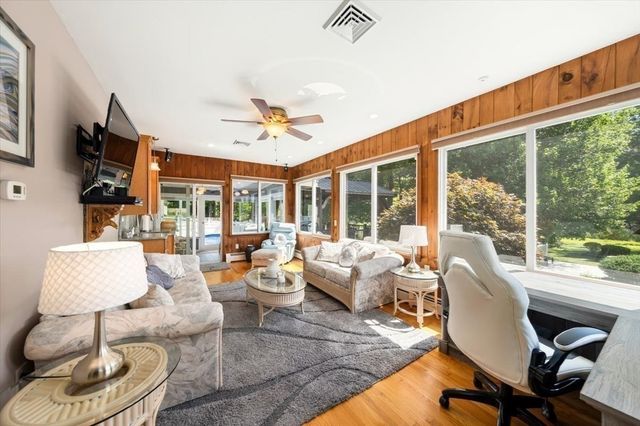 131 Pine Grove Ave, Bellingham, MA 02019