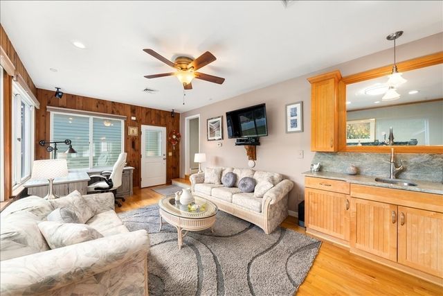 131 Pine Grove Ave, Bellingham, MA 02019