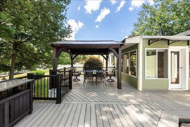 131 Pine Grove Ave, Bellingham, MA 02019