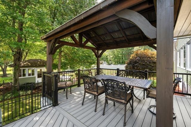 131 Pine Grove Ave, Bellingham, MA 02019