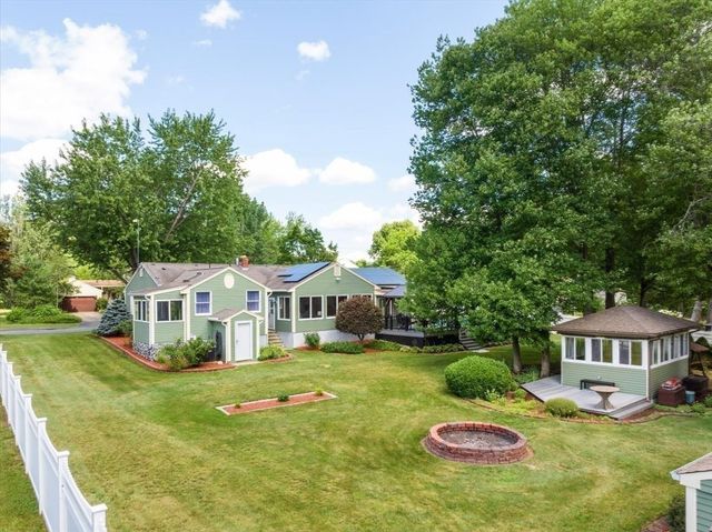 131 Pine Grove Ave, Bellingham, MA 02019