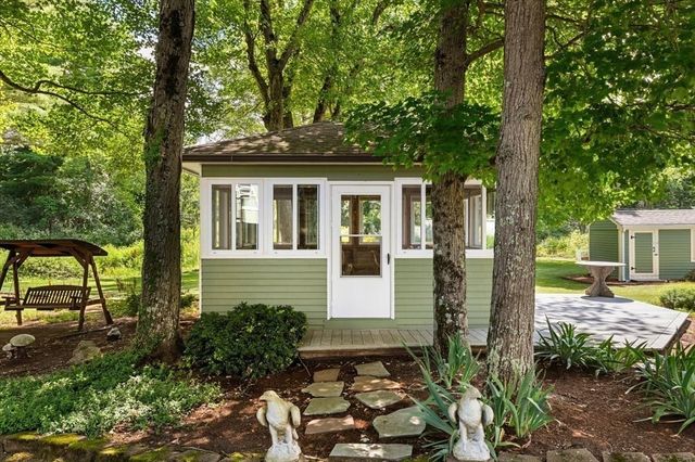 131 Pine Grove Ave, Bellingham, MA 02019