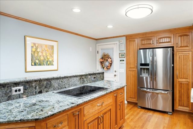 131 Pine Grove Ave, Bellingham, MA 02019