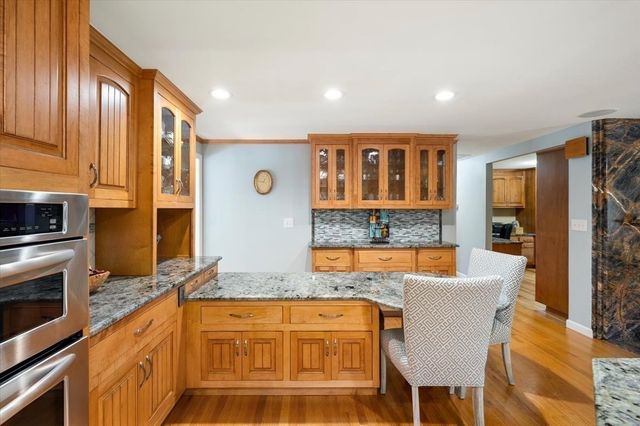 131 Pine Grove Ave, Bellingham, MA 02019