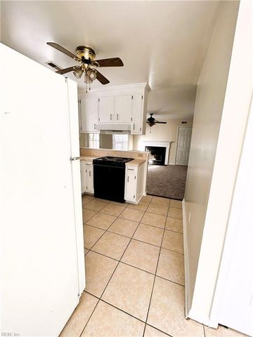 707 Topsider CT, Newport News, VA 23608