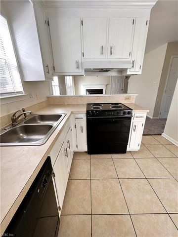 707 Topsider CT, Newport News, VA 23608