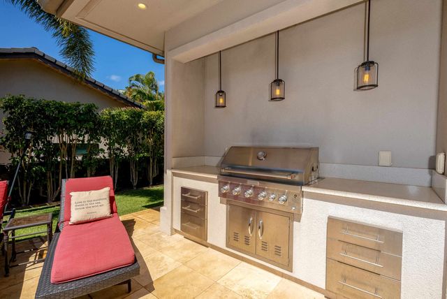 144 Hoolapa St, Kihei, HI 96753