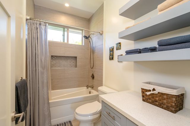 144 Hoolapa St, Kihei, HI 96753