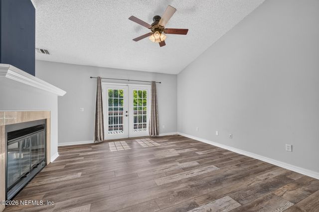 3767 HERMITAGE Road E, Jacksonville, FL 32277